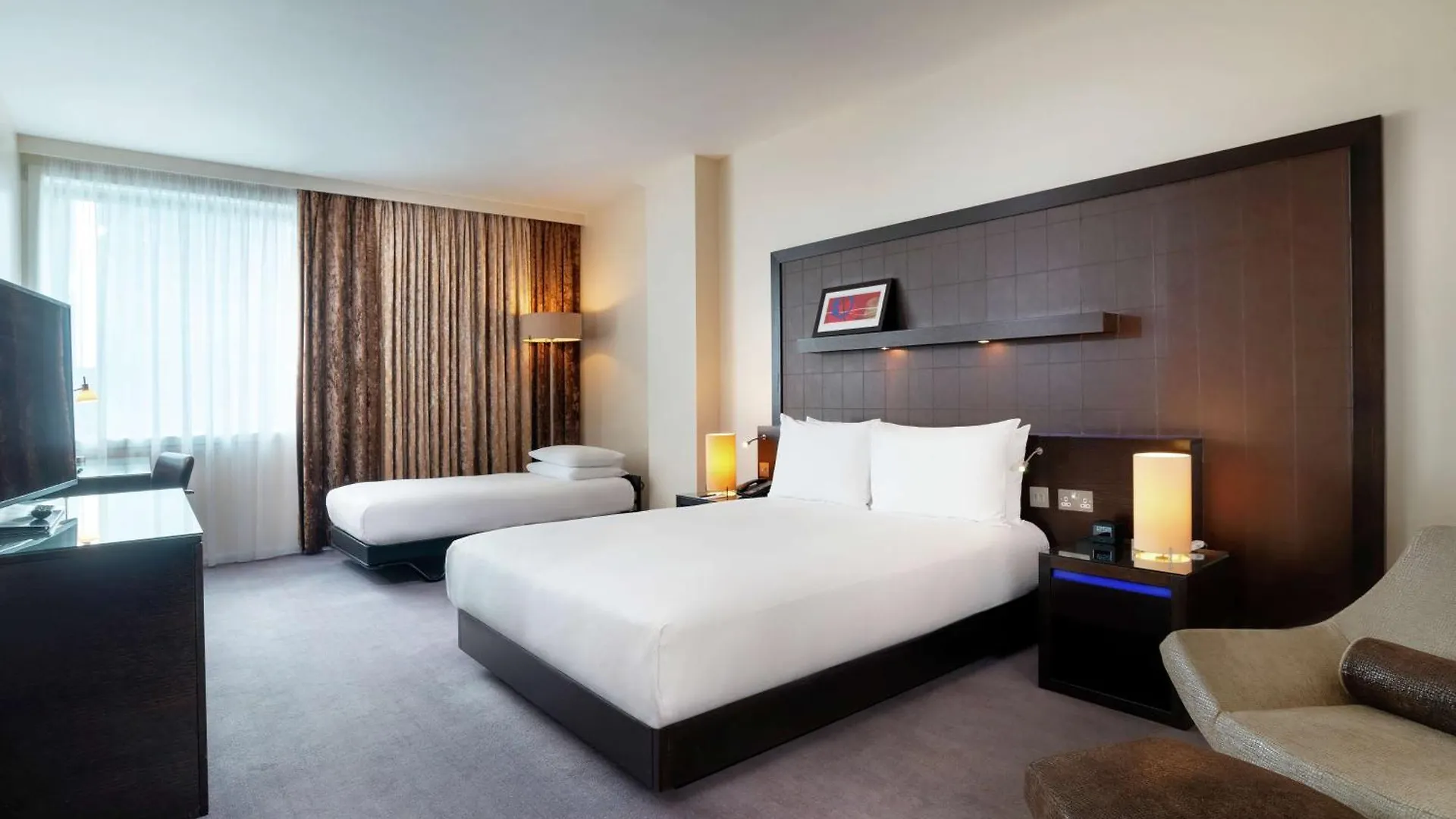 Hilton London Canary Wharf 4*,  Regno Unito